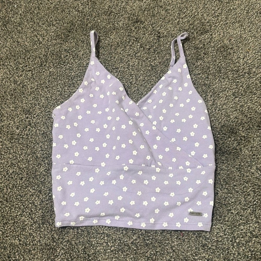 lavender/purple hollister tank top with white flowers